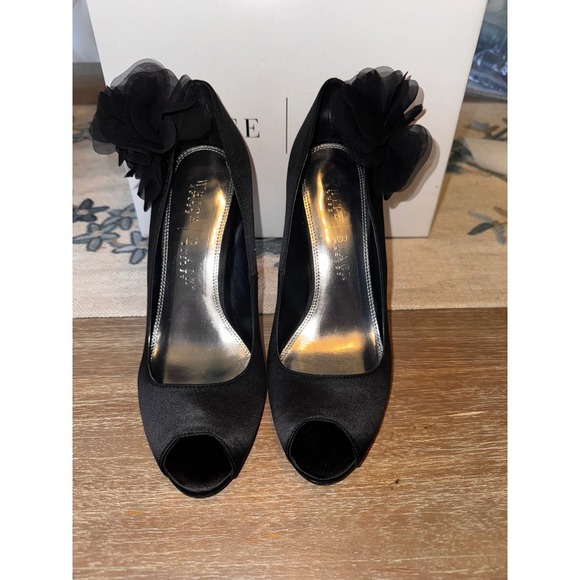 White House Black Market Black Heels Flower Peep‎ Toe Evening Party Shoes 7M - Picture 4 of 8